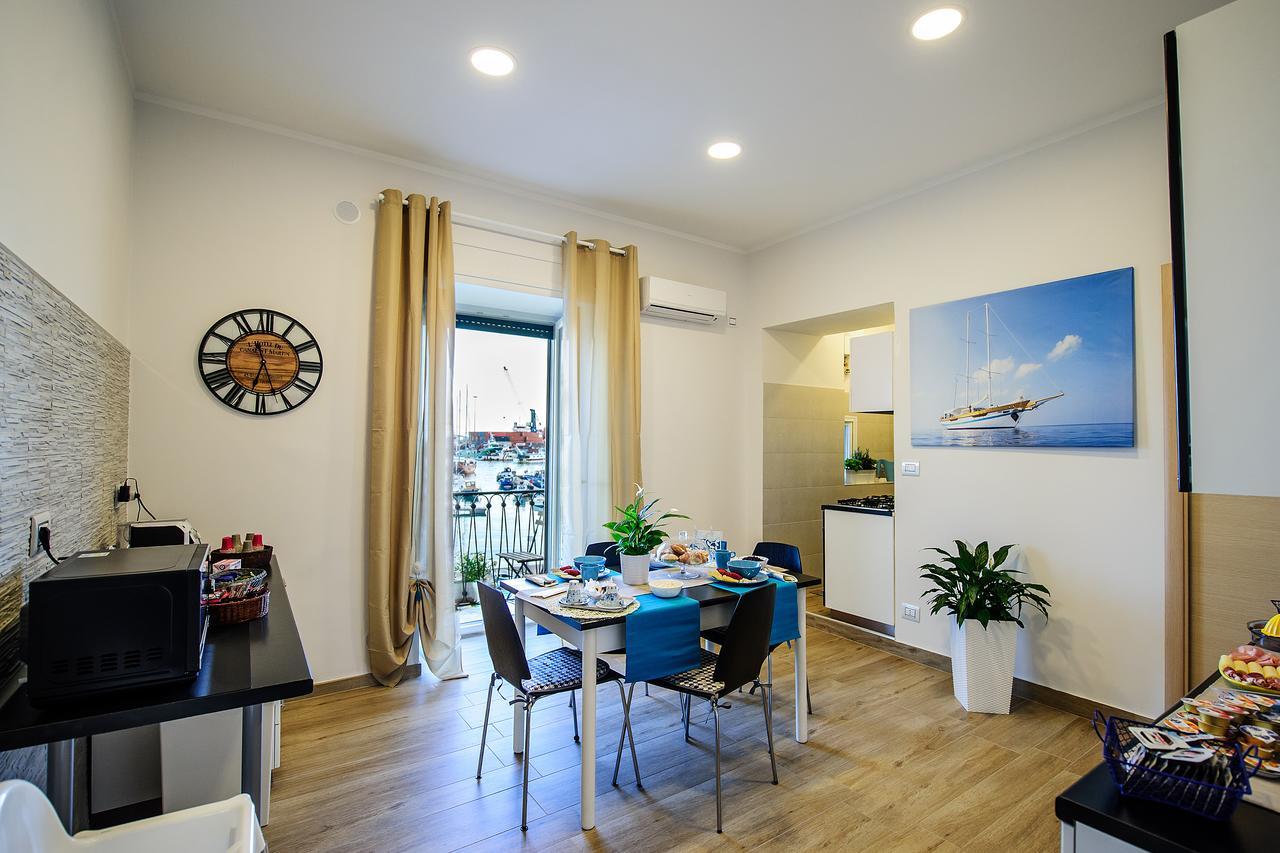 Margherita'S Apartment Salerno Luaran gambar