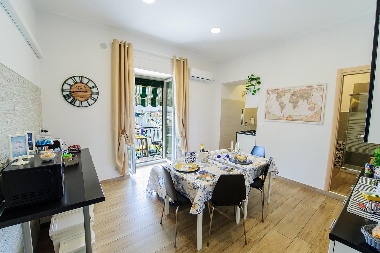 Margherita'S Apartment Salerno Luaran gambar